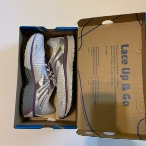 BNIB Brooks Adrenaline GTS 18 Sz 10
